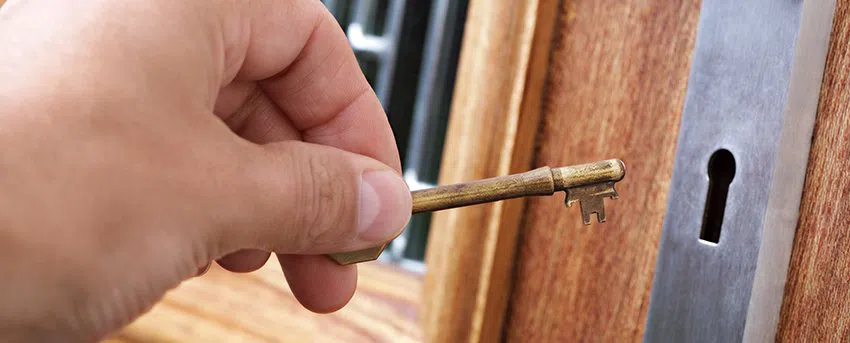 Central Locksmith Store Chicago, IL 312-973-4907 - lockout-service-01